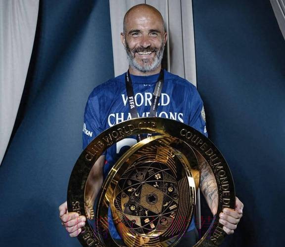 进球网:与切尔西等队竞争 皇马加入恩昆库争夺战 进球网:与切尔西等队竞争 皇马加入恩昆库争夺战